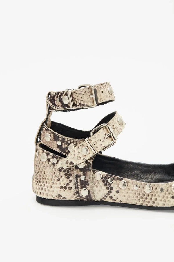 balerina studs reptile