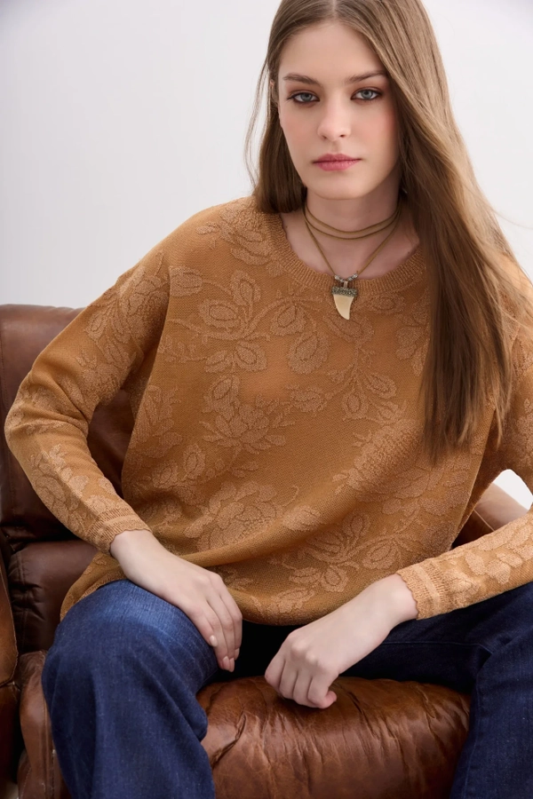 sweater romance flower