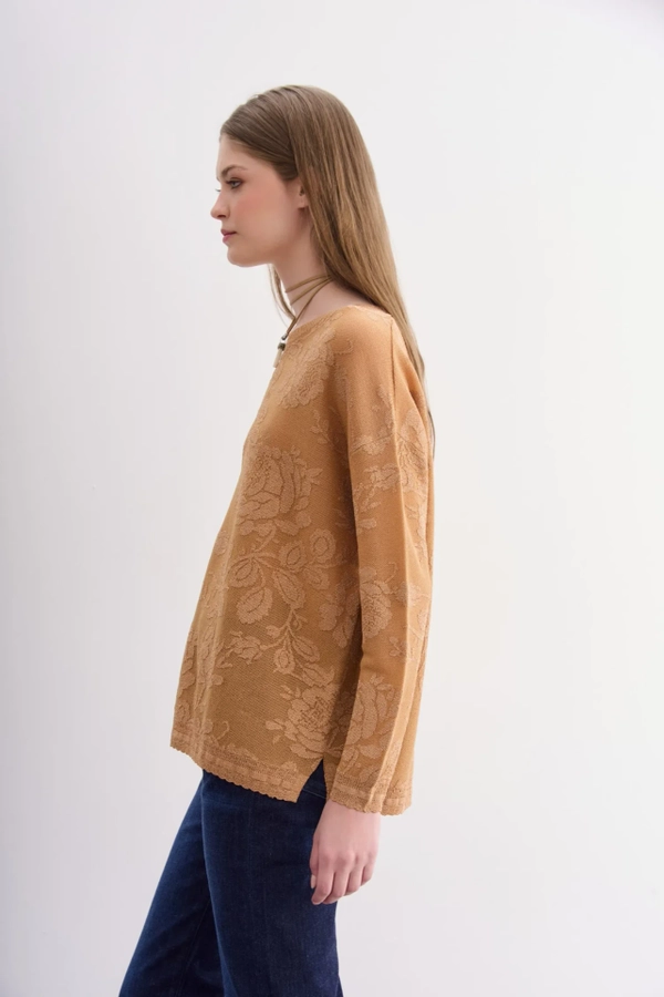 sweater romance flower