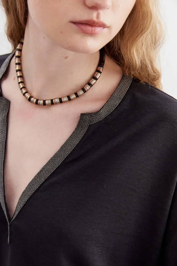 collar indie metalic
