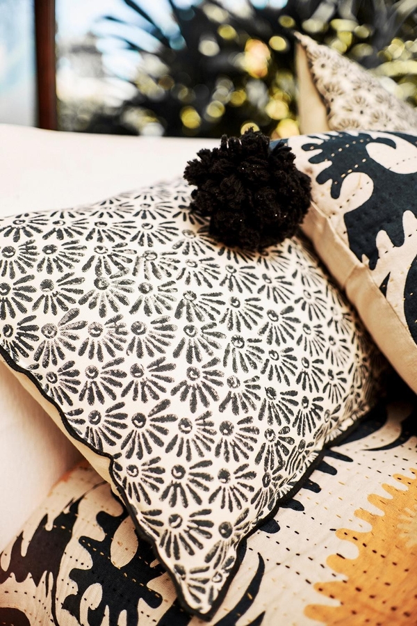 Almohadon Birkin Flower 60X40