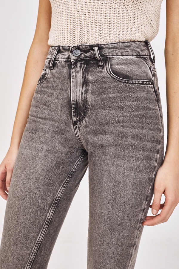 Jean Mom High Rise Light Black