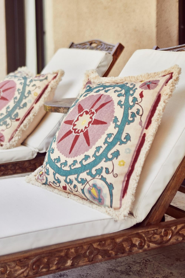 Almohadon Suzani Violet 55X55
