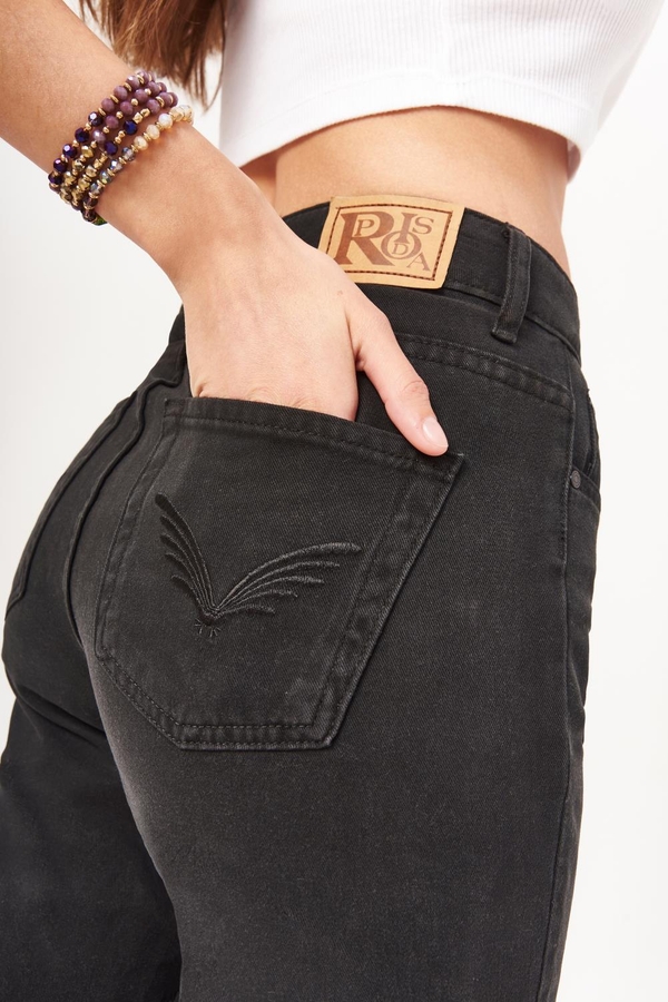 jean mom high rise total black