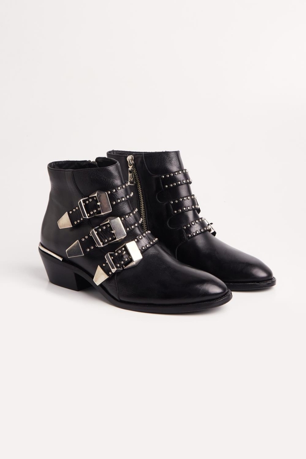 bota studs new