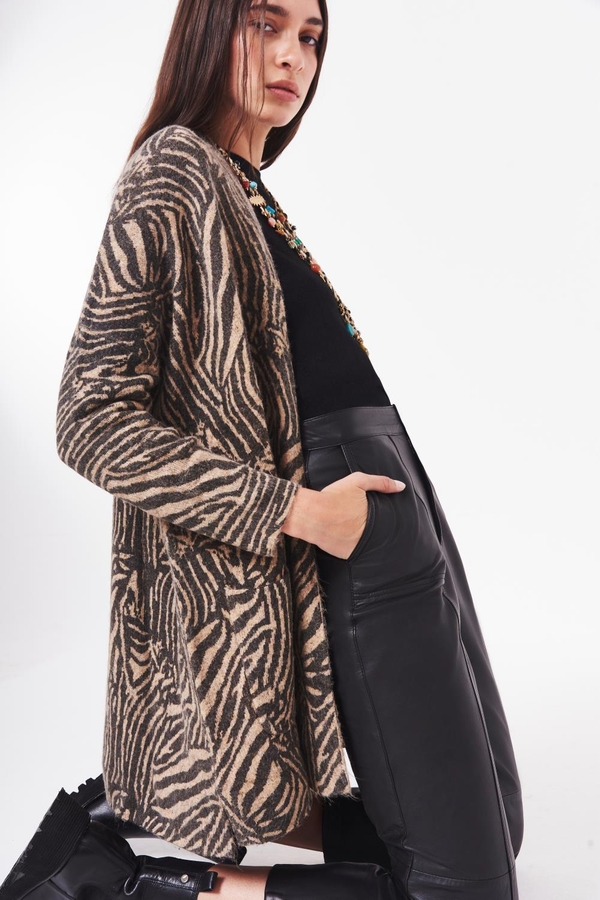 cardigan nieve cebra