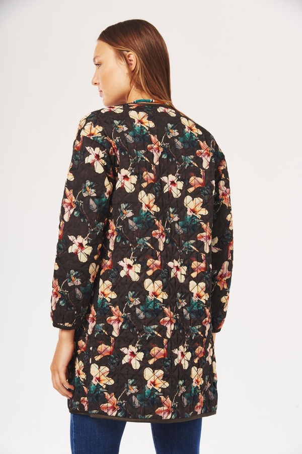 chaqueta poki flores