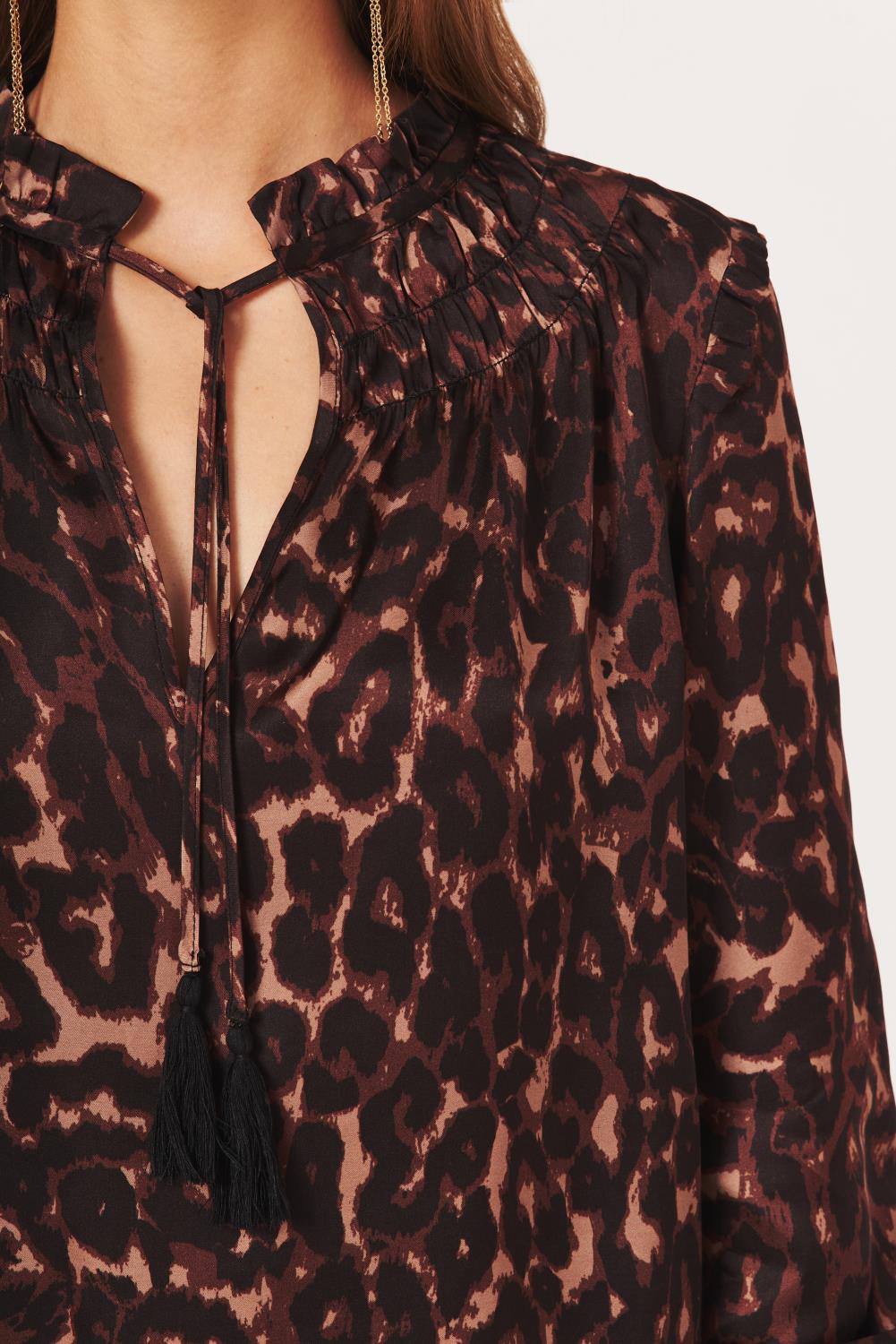 camisa akan animal