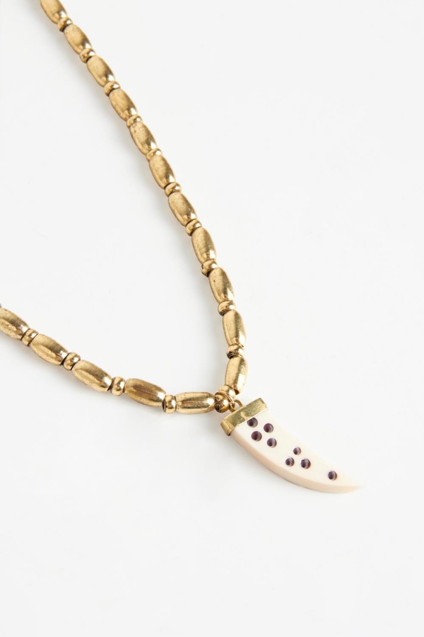 collar oval cuerno