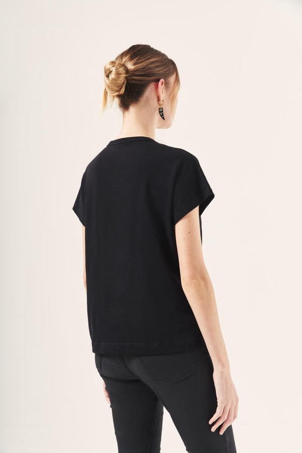 polera goa t