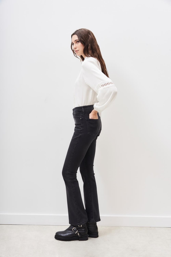 JEN FLARE CLASSIC BLACK