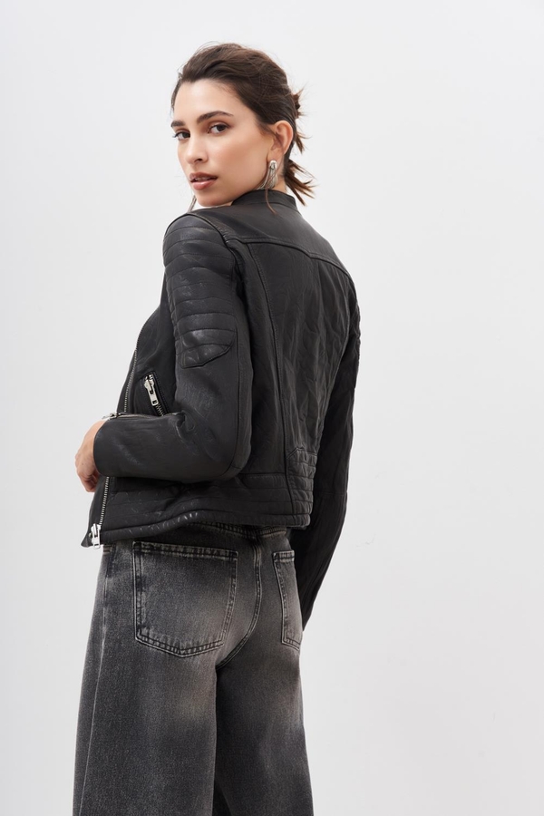 chaqueta smith cuero
