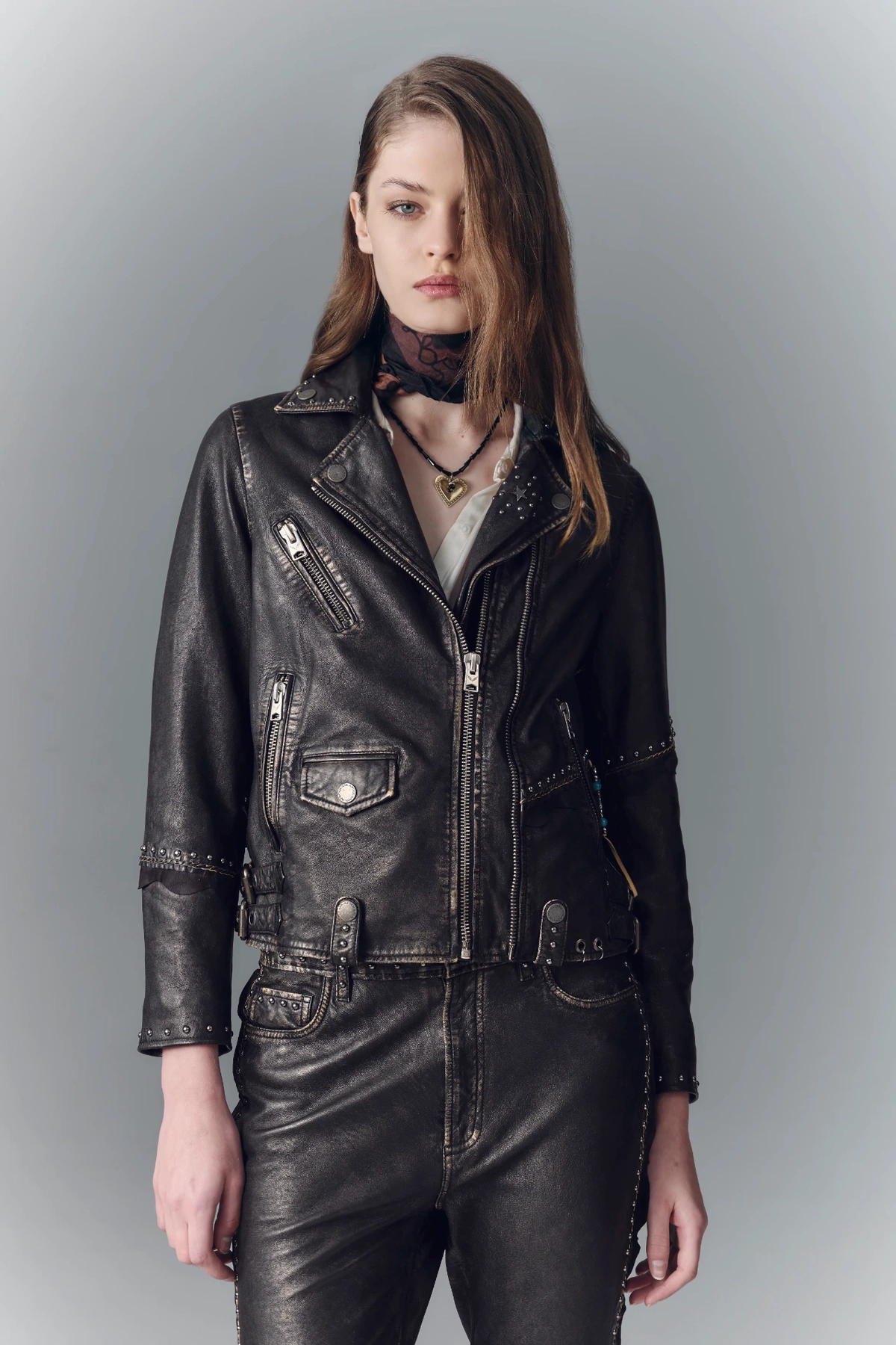 chaqueta carrys cuero