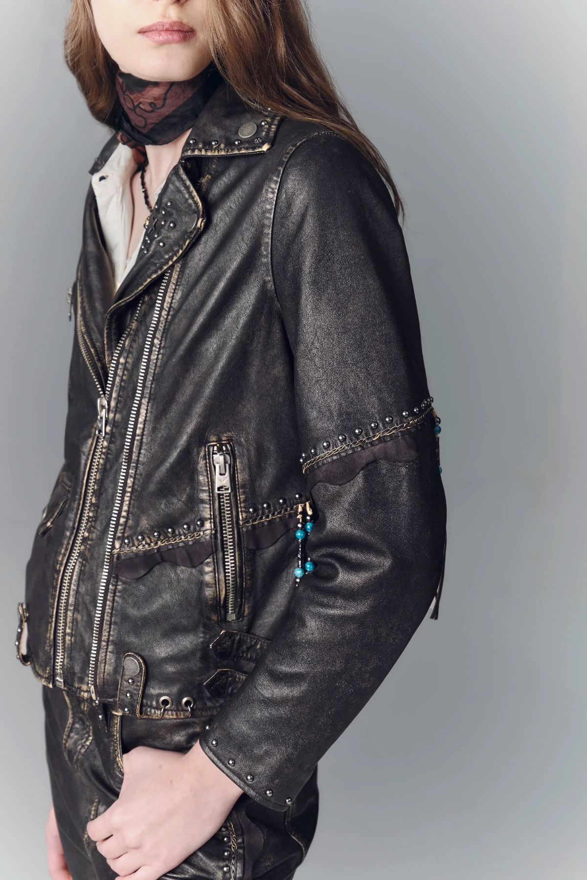 chaqueta carrys cuero