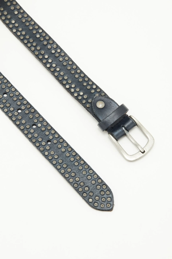 cinturon studs